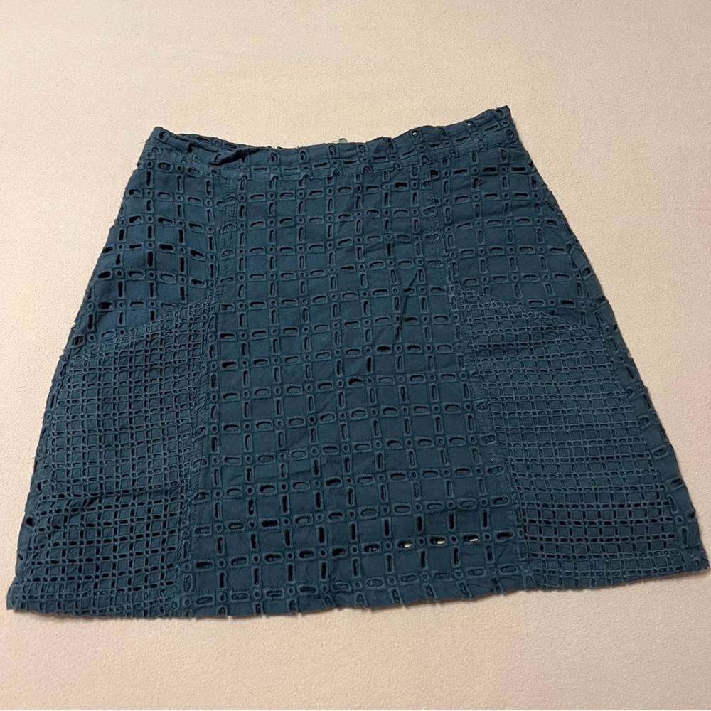 Like new* eyelet mini skirt